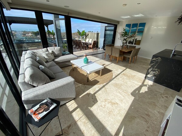 Luxurious Penthouse Oasis With Spa - Saint Kilda