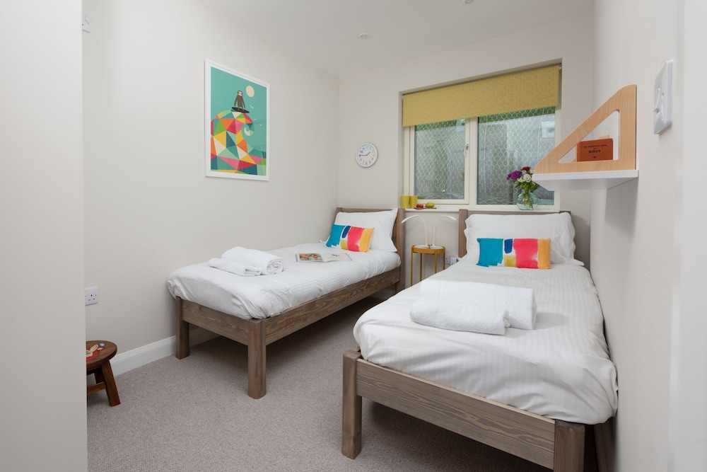 Tralee Is A Wonderful And Modern Holiday Home Perfect For Family Getaways In Any Season. Situated In - Portreath