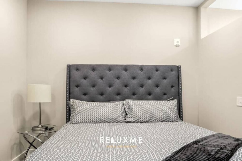 Reluxme | City Center High Rise W/king Beds + View - South End - Charlotte