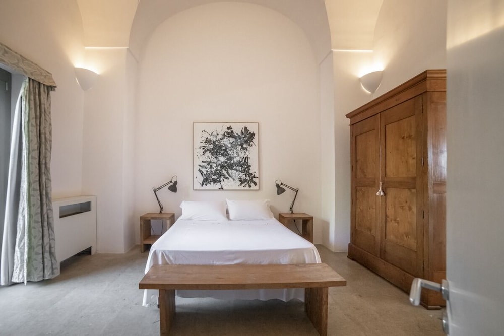 Villa Salvatore - Eight Bedroom Villa, Sleeps 21 - Giurdignano