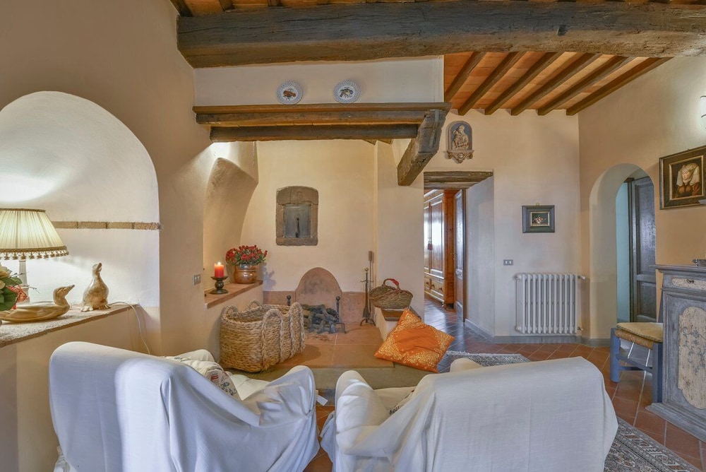 Villa Topazio - Seven Bedroom Villa, Sleeps 14 - Vinci