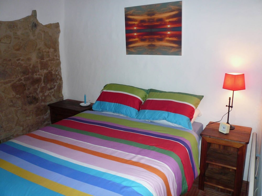 A Traditional Portuguese House Set In The Heart Of The Village - Vila do Bispo