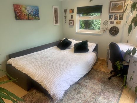 Cosy Leafy Cabin Near City Centre.  Free Parking - Sale, UK