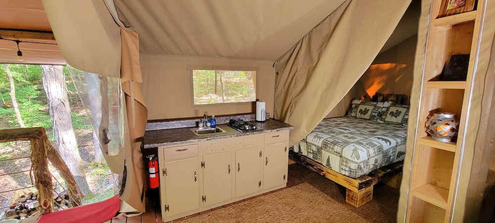 **Glamping In The Smokies**private**lake**see You April 2024 - 