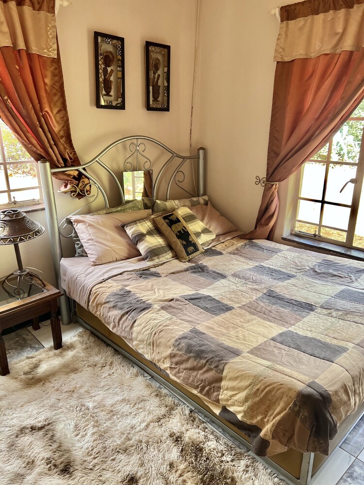 Proximity! Gorgeous 2 Bedroom Lodge - Centre Of Harare’s Social Scene - ハラレ