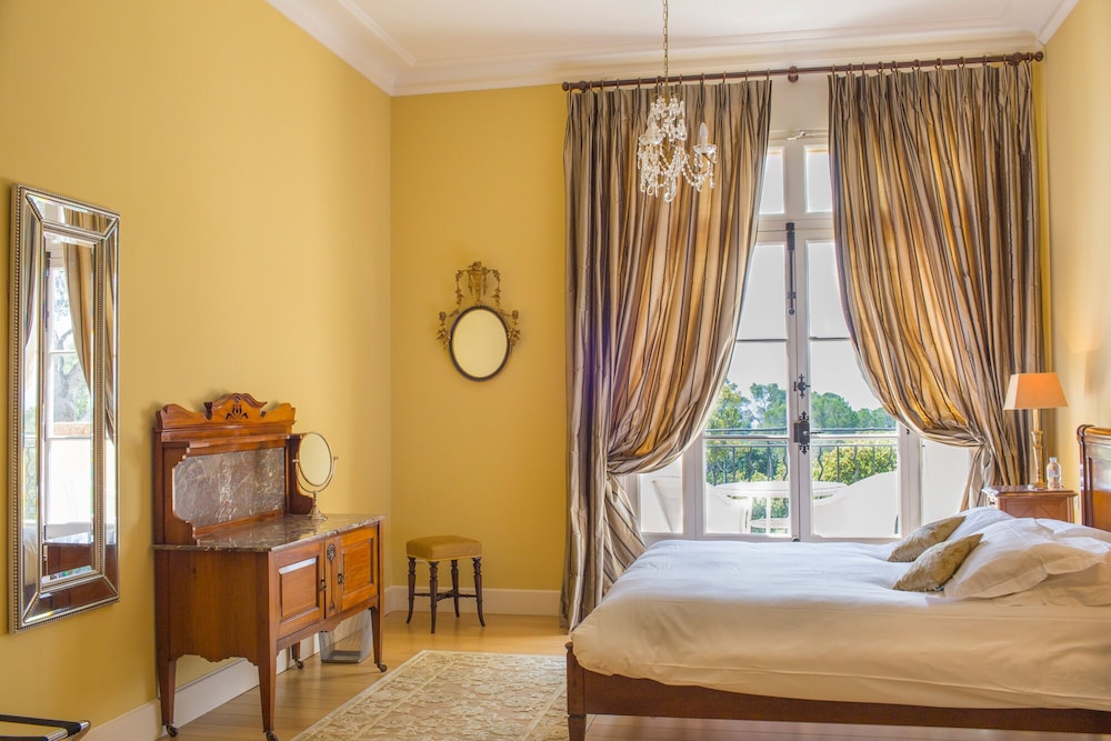 Villa Amalie - Fifteen Bedroom Villa, Sleeps 34 - Fréjus