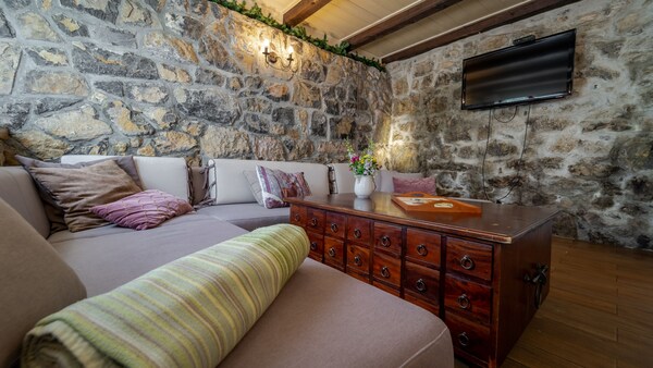 Charming Holiday House In Velika Lesnica - Osilnica