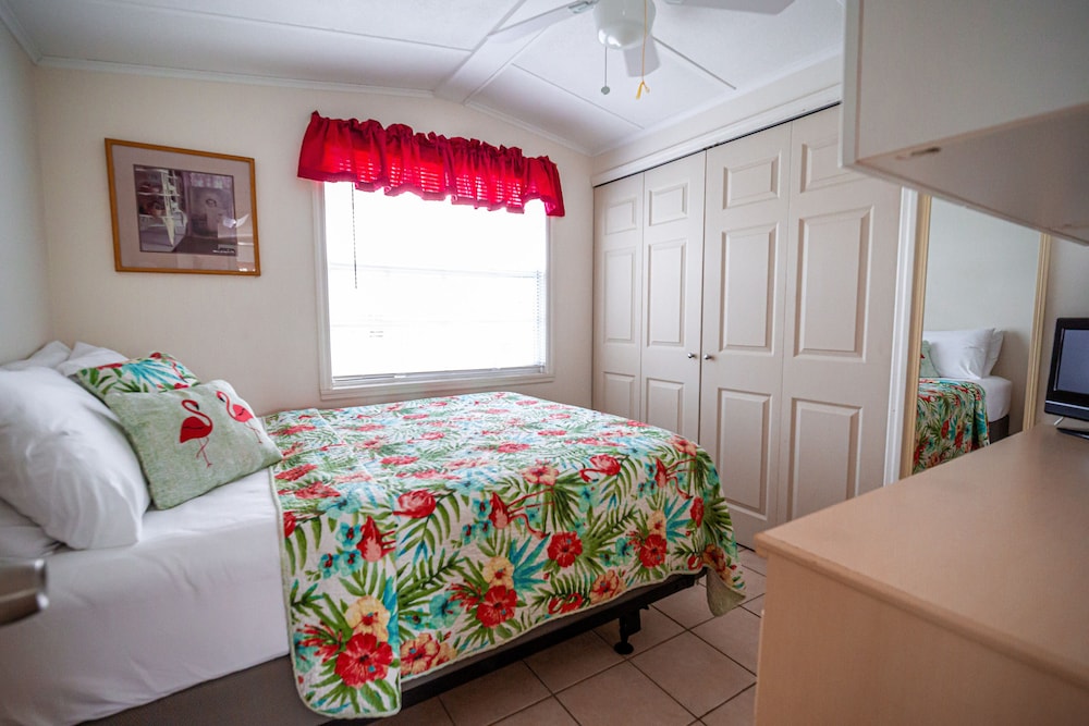 Cozy Clean On Canal - Venture Out Unit 342 - Florida