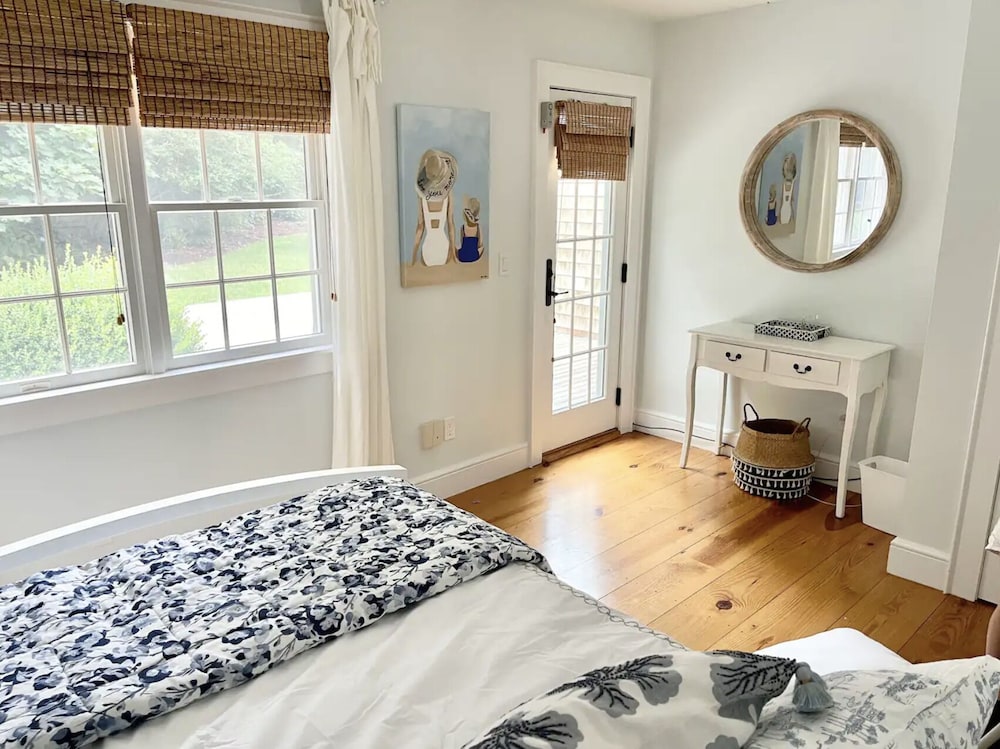 Relaxing 3-bedroom Watermill Cottage  W/ Pool Minutes From Beach & Village - The Hamptons, NY