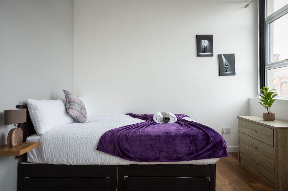 Spacious Apartment Offers Comfort Of Your Own Home In The Heart Of Wakefield . - The Hepworth Wakefield