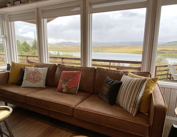Bakkakot Lodge With Beautiful Scenic View Over The River Sog - Islande