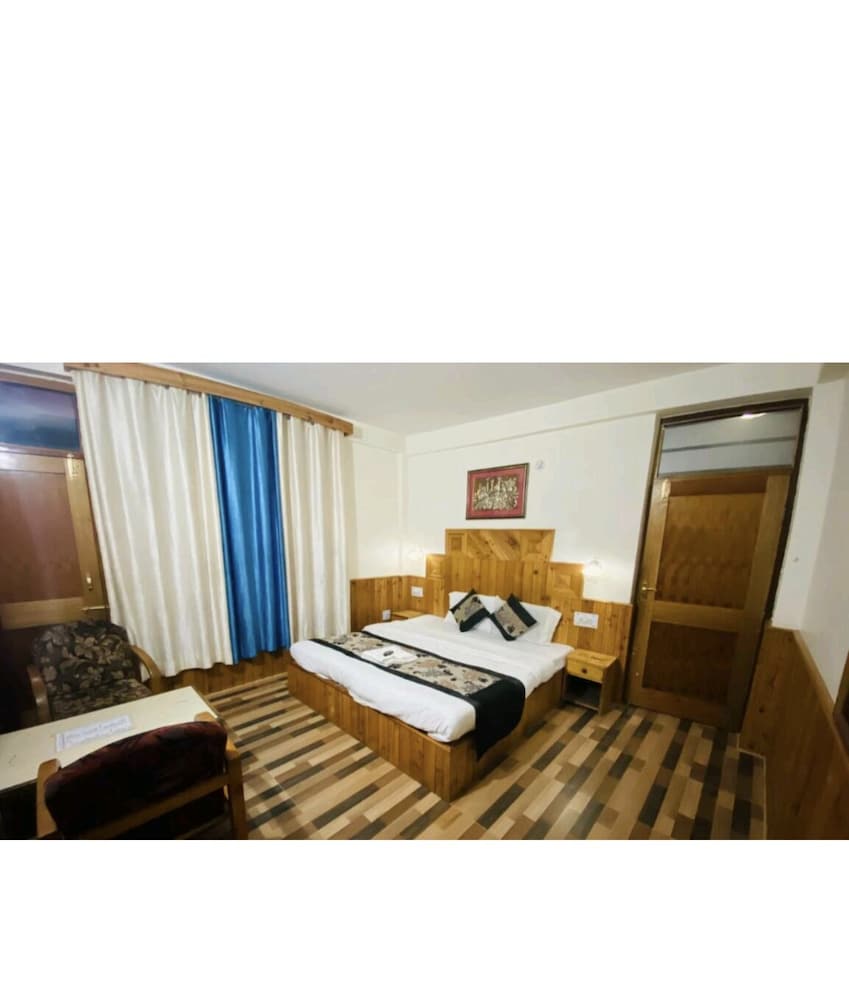 4 Star Hotel With Good Reviews And All Facilities - 마날리