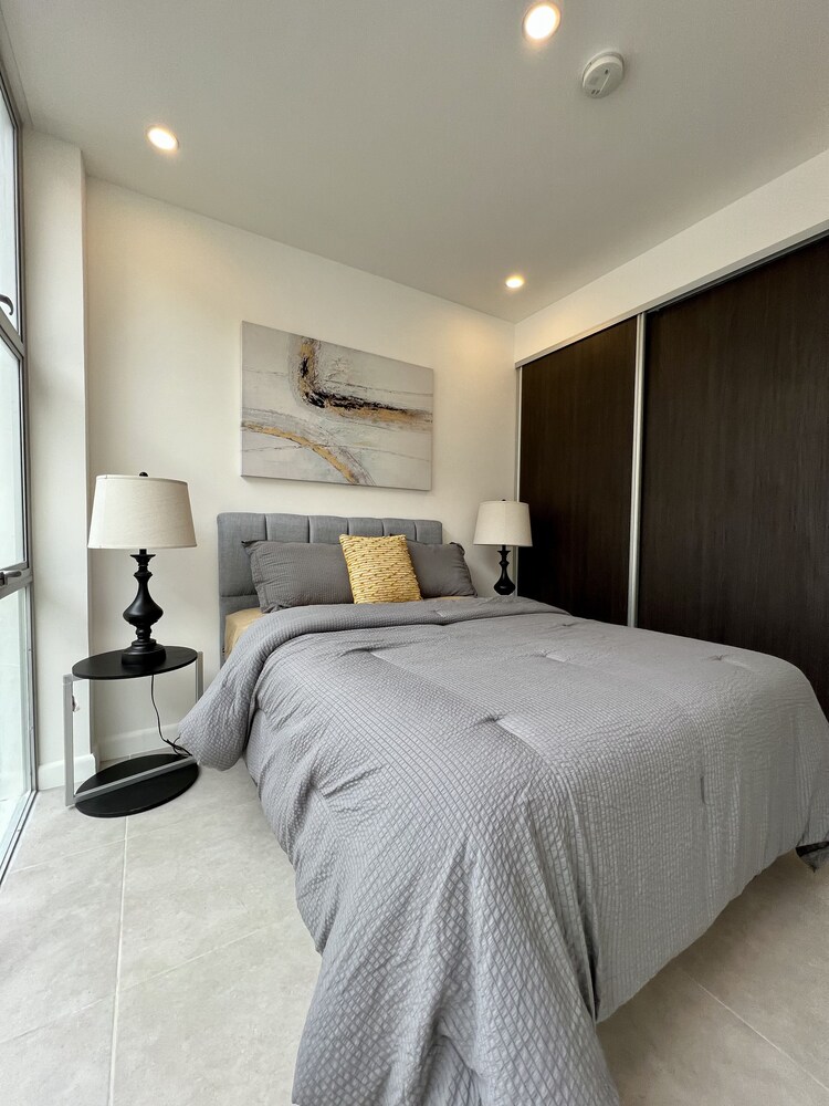 Rohrmoser 2 Bedroom Apartment Fully Serviced, Near Airport - San José
