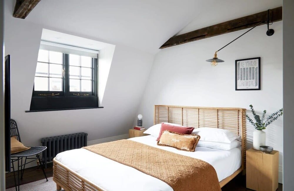 Cosy Loft Apartment - Minutes From Angel Tube St. - London Euston station