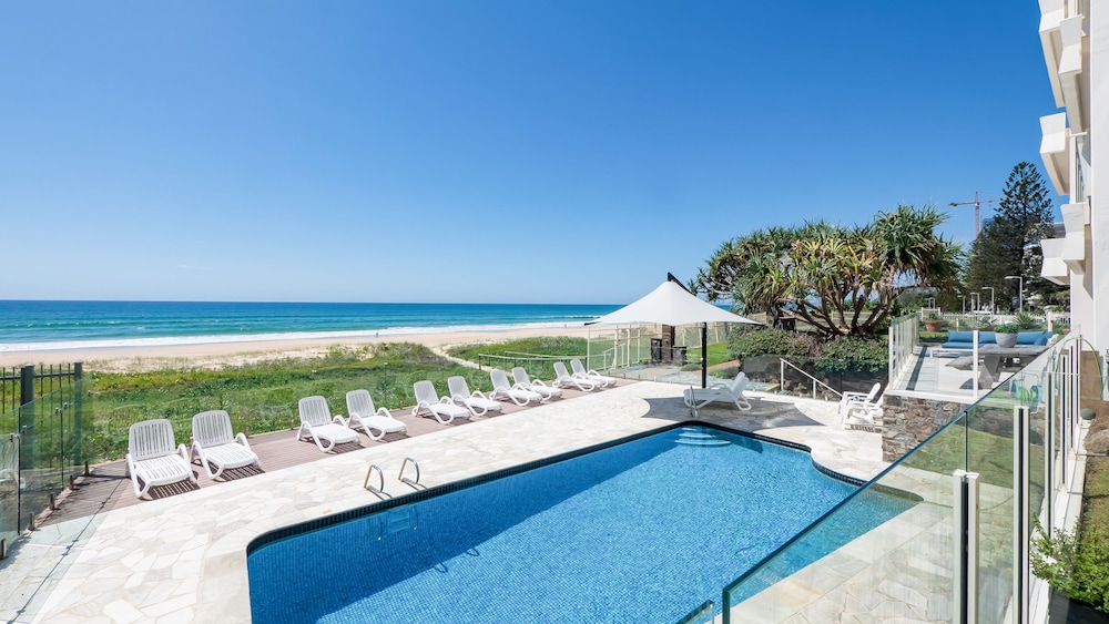3 Bed Absolute Beachfront Viscount - On The Sand - Gold Coast