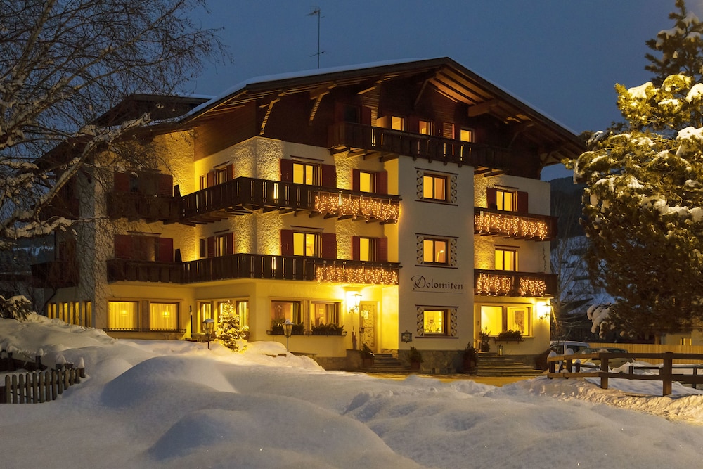 Hotel Dolomiten - Braies