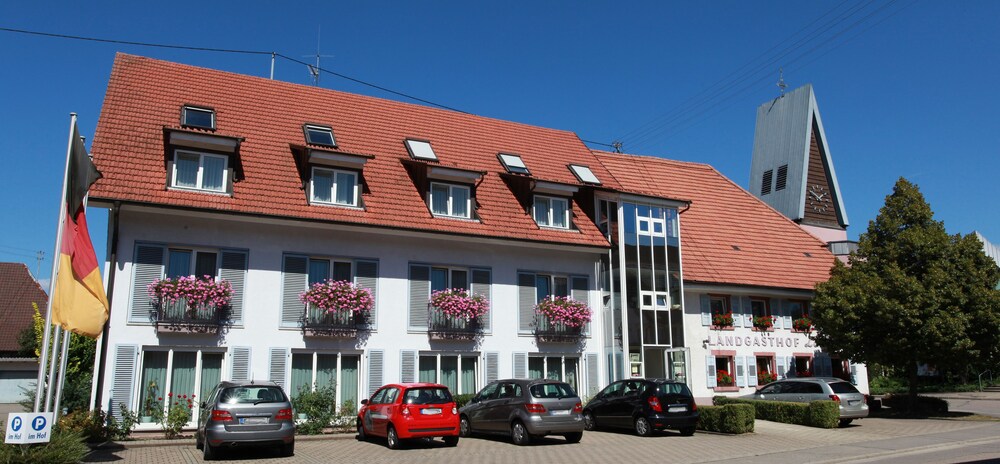 Hotel & Gasthaus Löwen - Denzlingen