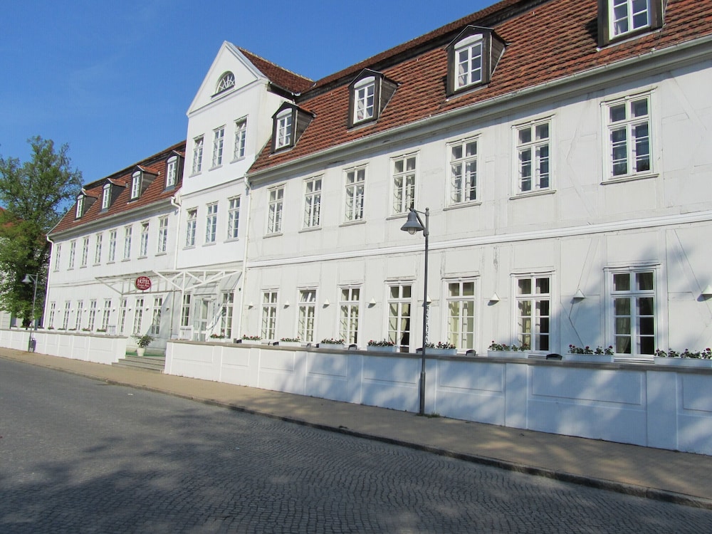 Hotel Friedrich-franz-palais - Bad Doberan