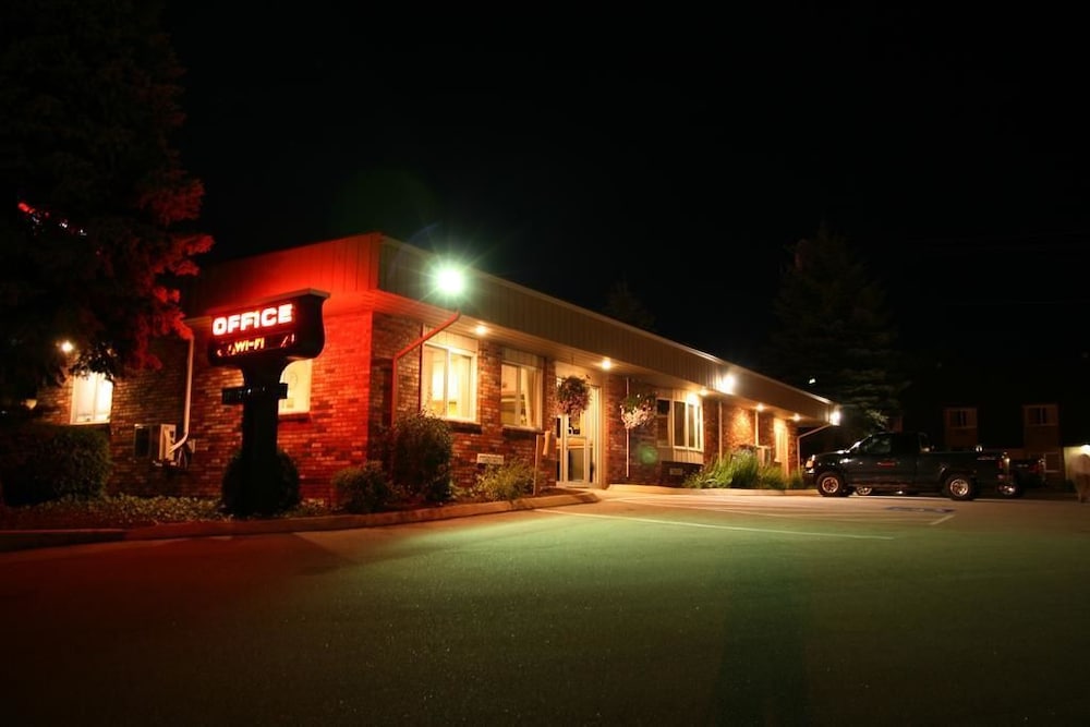 Bangor Inn & Suites - Maine