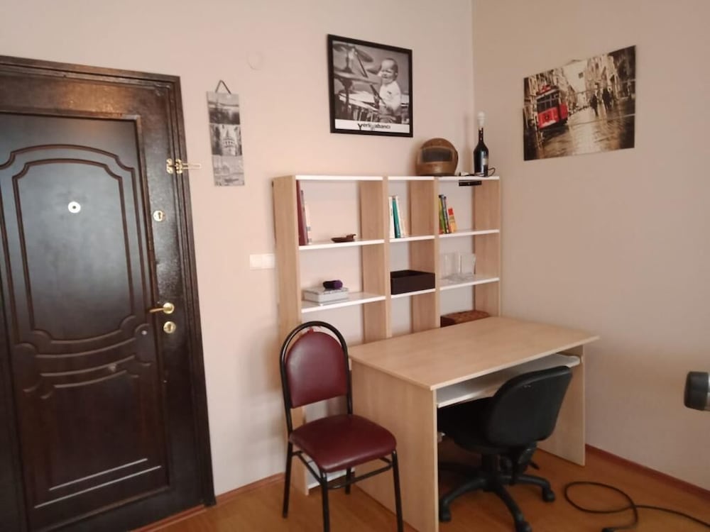 Flat For Rent Very Close To Taksim/istiklal Street - Maslak
