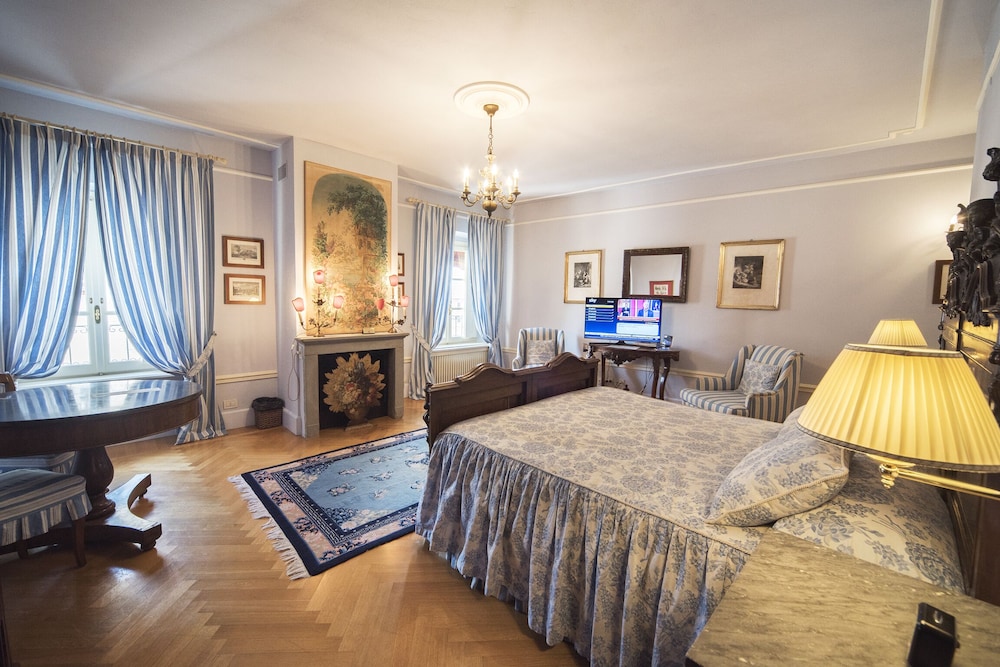 Historical Residence With Rooms And Apartments City Center - Emilia-Romagna