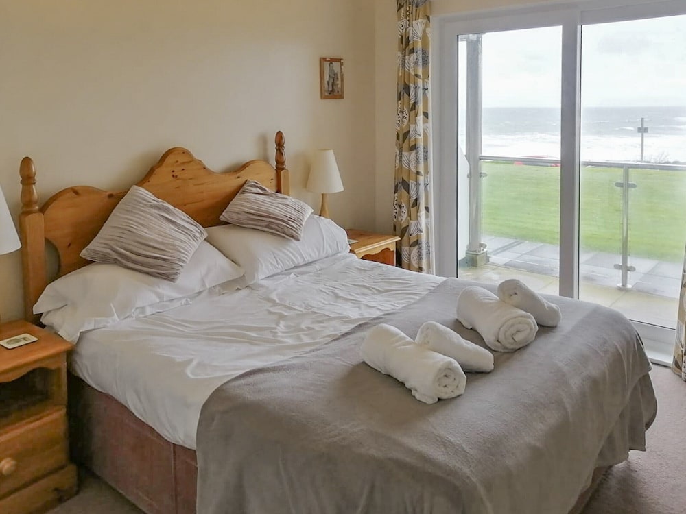 2 Bedroom Accommodation In Newquay - Perranporth