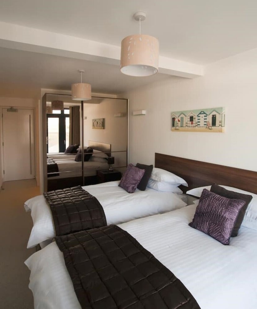 Riviera Apartments - Teignmouth