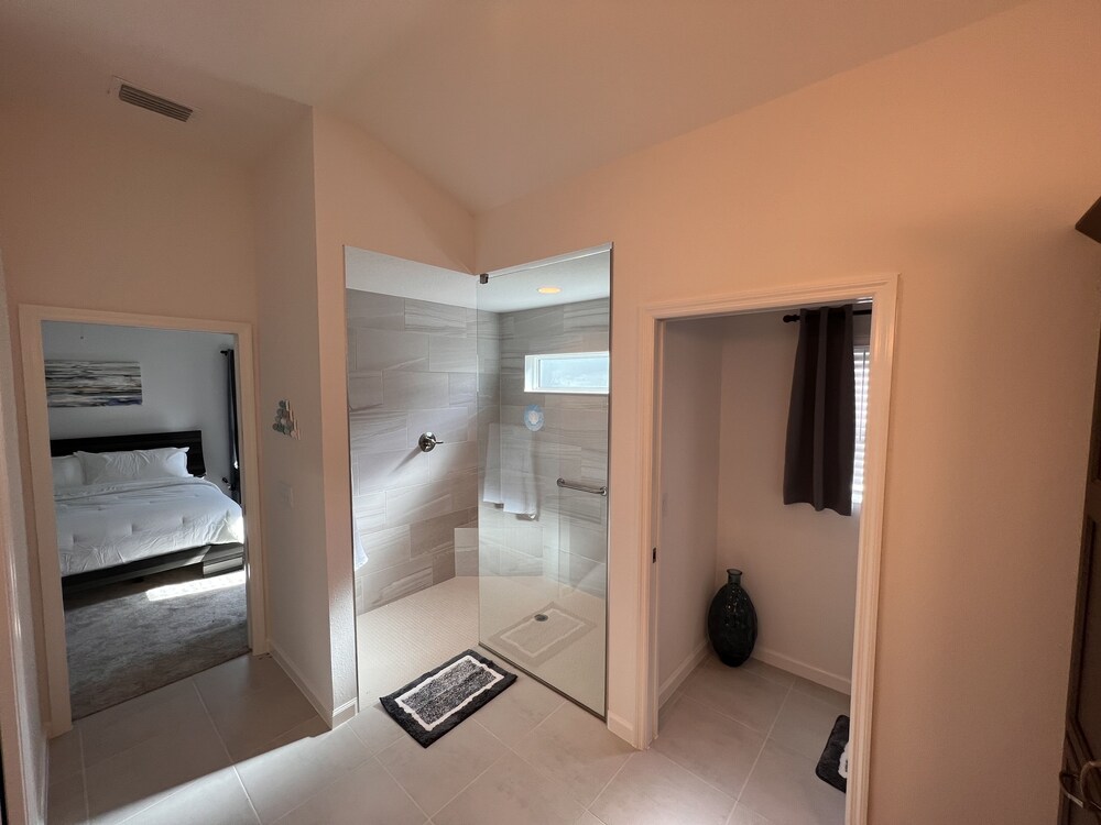 Ultra Clean Designer Home In The Villages (3-bed) - Wildwood, FL