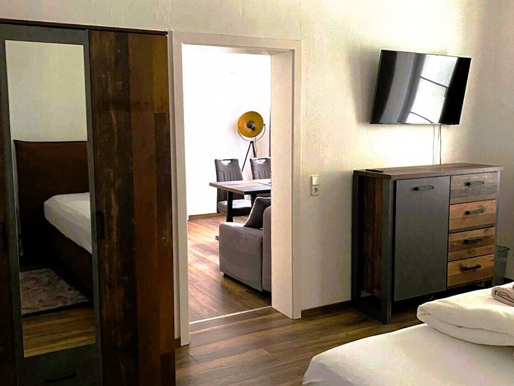 Modern Holiday Flat With Comfortable Furnishings, Quiet And Centrally Located - Weimar