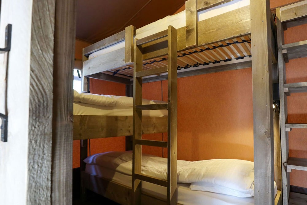 Cozy Tent Lodge With Sanitary Facilities - Enkhuizen