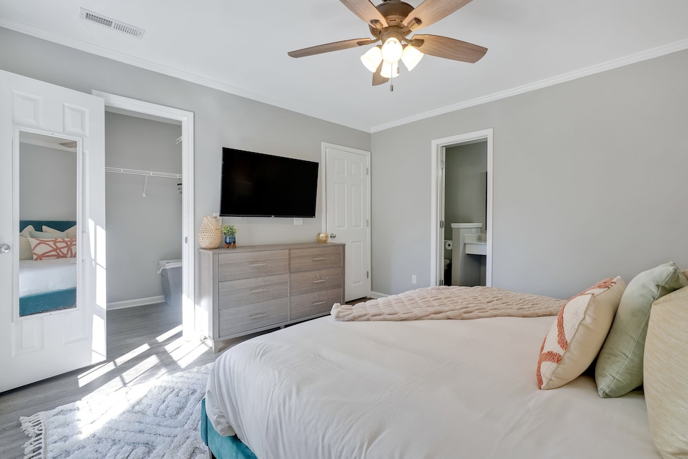 3br Modern | Midtown Escape | 5 Miles To Downtown - Wilmington, NC
