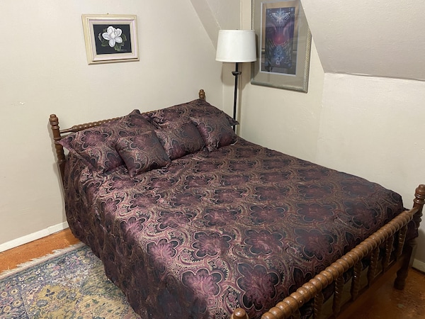 Mystic Mountain Retreat House, Shekina <Br>5 Rooms 8 Beds - Crestone, CO