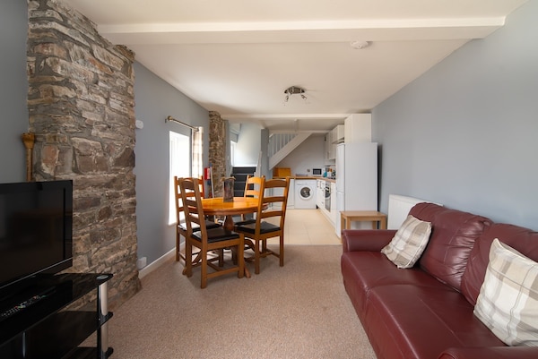 An Apartment That Sleeps 4 Guests  In 2 Bedrooms - Ilfracombe