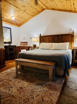 Explore cabin experience near Elkins, WV on