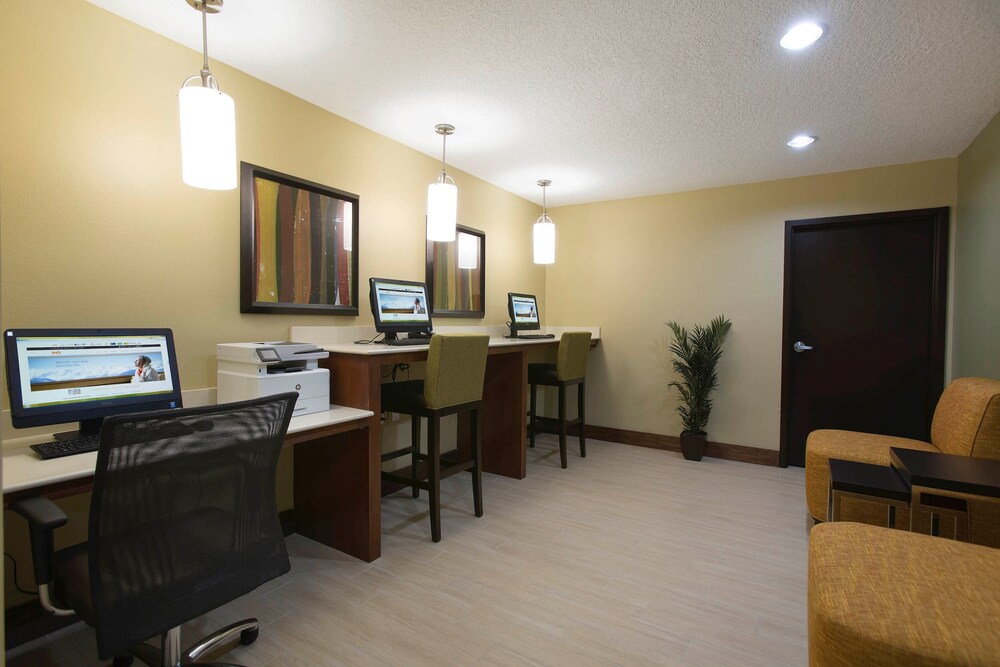 Staybridge Suites Orlando at SeaWorld, an IHG hotel - Kissimmee, FL