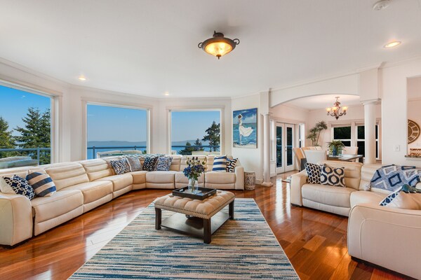 Custom Ocean-view Estate W/puget Sound Water Views, Fireplace, Jetted Tub - Coupeville, WA