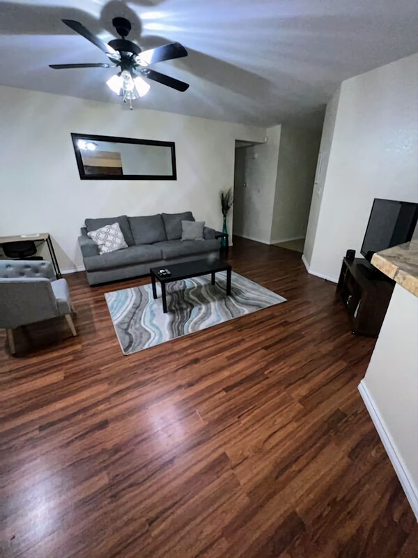 Welcoming And Cozy 3 Bedroom Home - Mesquite, TX