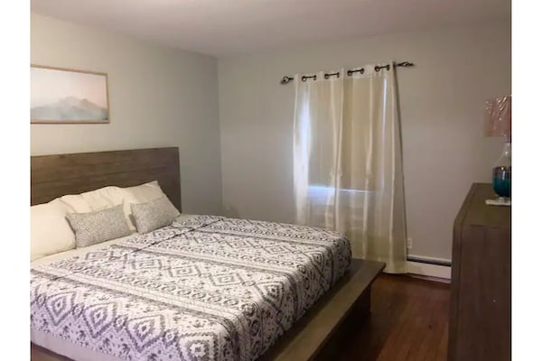 Beautiful 3-bedroom Home Close To Ubs Arena - Mineola, NY