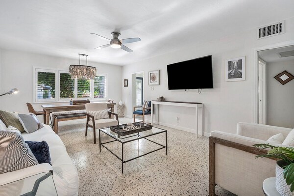 The Delray Chalet Perfect For Families And Friends! 3 Minutes To The Beach. - Golf, FL