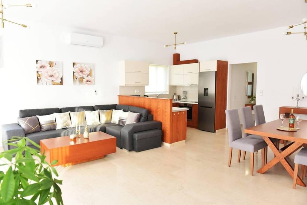 Lovely Seaview Apartment In Chania - Kea