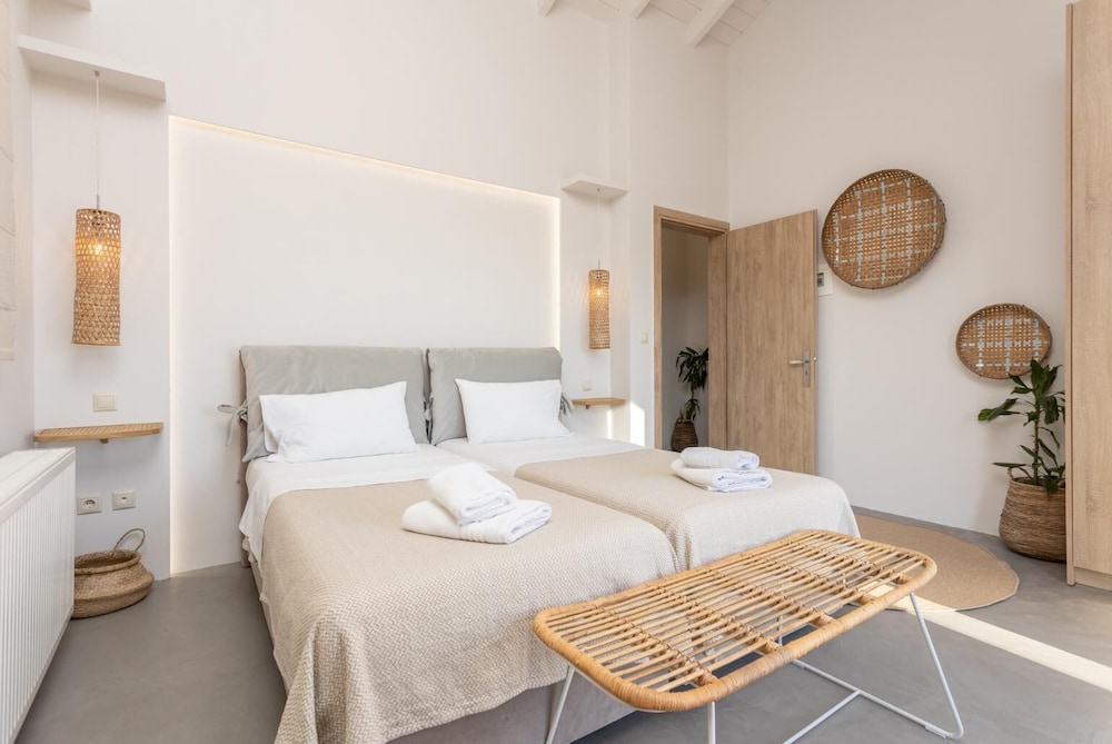 Villa Canova - Three Bedroom Villa, Sleeps 7 - Asos