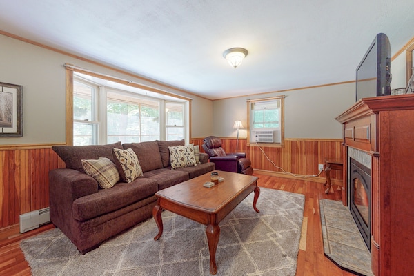 Secluded, Dog-friendly Home With Screened Porch, Firepit, Fireplace & W\/d - Moultonborough, NH