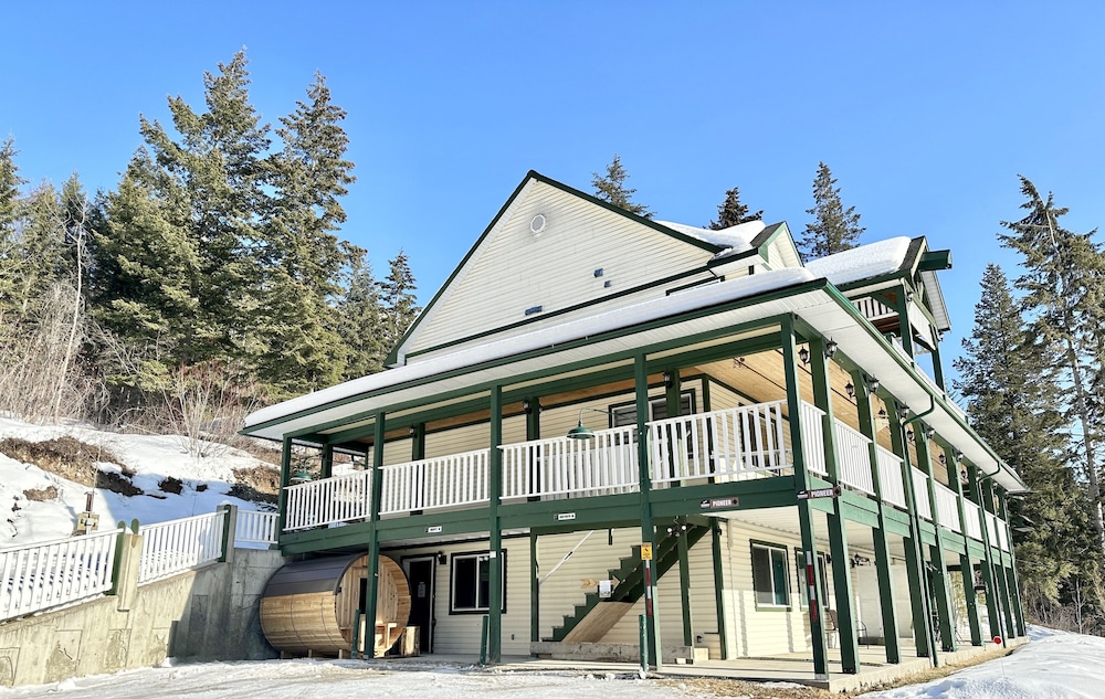 Cozy Rocky Mountain Hideaway W Ac & Sauna | Wapiti Suite - Golden