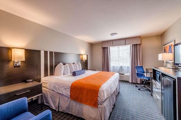 Comfort Meets Affordability, Free Breakfast, Free Parking, Onsite Pool - Lexington, KY