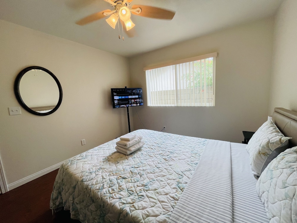 2-10 People/4 Bedrooms/5 Q Beds/comfortable Mattresses/2 Bathrooms - Rancho Cucamonga, CA