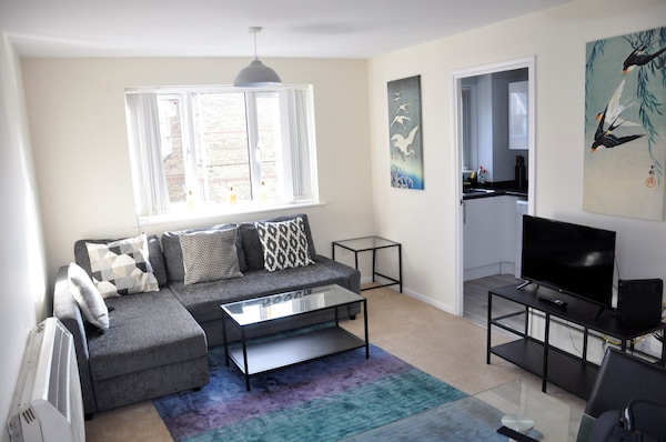 Watford Apartment, T13, Harry Potter, Contractors, Family, London & Free Parking - Watford
