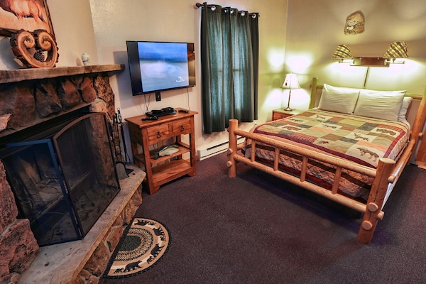 Enjoy A Cozy Getaway In This Suite-style Attached Cabin - Estes Park, CO