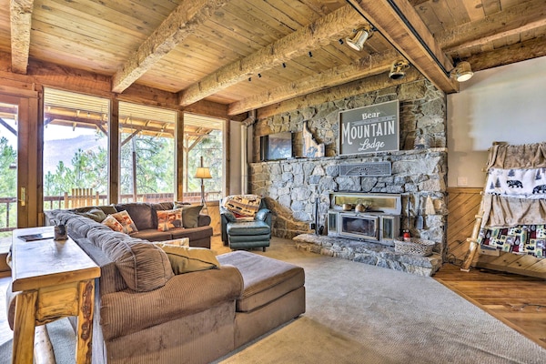Peaceful Cabin W\/ Mtn + River Views, Fire Pit - Garden Valley, ID