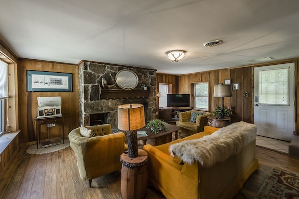 Rustic Cabin | 30 Miles From Nashville - Old Hickory Lake, TN