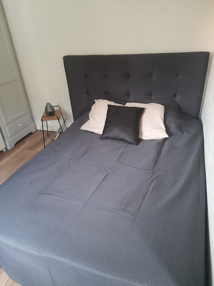 House 20 Min From Paris (Line H) + Cdg Airport Connection. Transport 5 Mins Walk - Stains